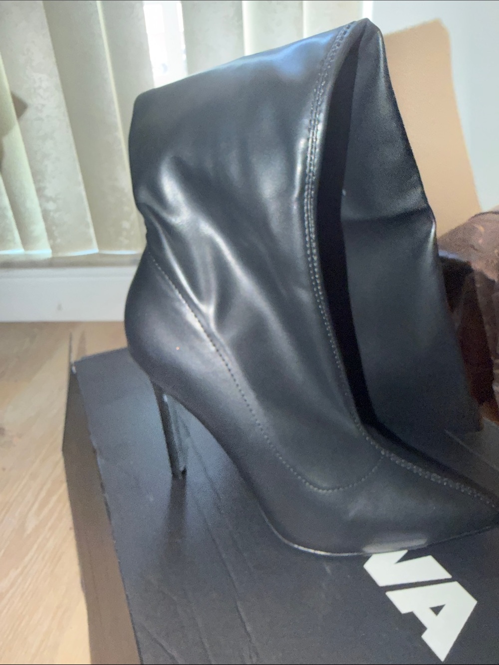 Black Over-the-Knee Stiletto Boot - Women's Fashion - Picture 2 of 5